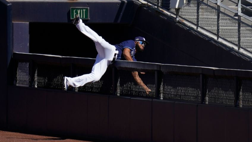 ¡Espectacular! Se juega el físico y hace la atrapada del año para los Rays (VIDEO)