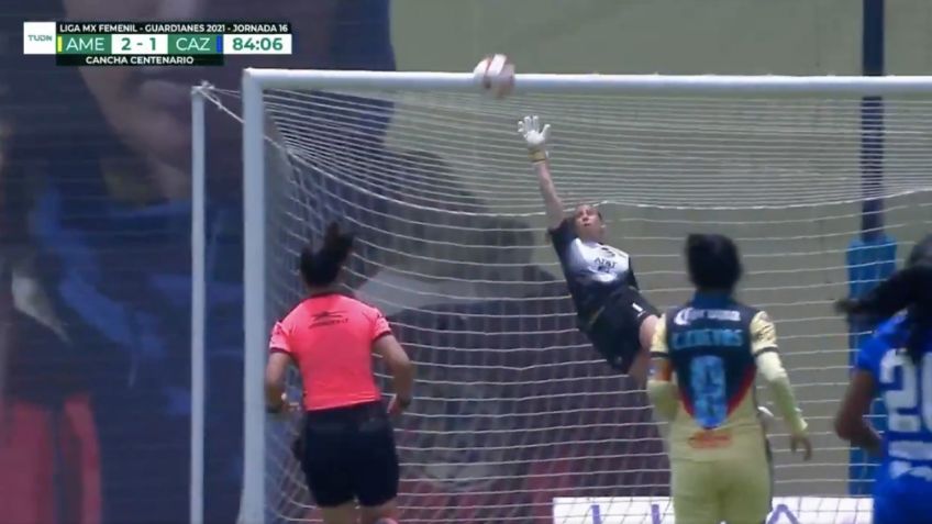 ¡Espectacular! El gol de 40 metros en el América vs Cruz Azul Femenil (VIDEO)