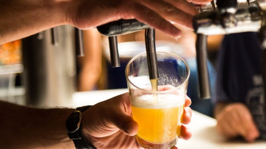 ¿Se puede tomar alcohol antes o después de la vacuna contra el COVID-19?