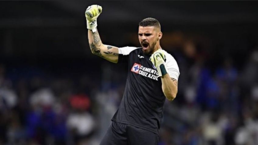 Chivas sigue de cerca a jugador de Cruz Azul para reforzarse el próximo torneo