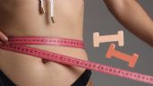 ¿Quieres reducir el abdomen y la cintura solo con mancuernas? Sigue paso a paso este VIDEO