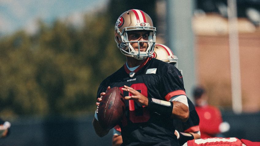 NFL: Garoppolo quiere evitar el quirófano con esta jugada entre doctores