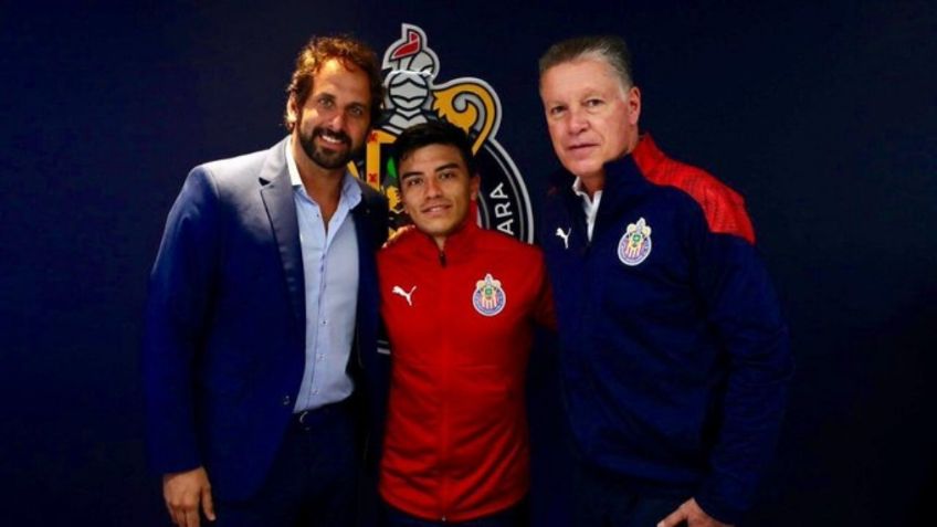Chivas extiende contrato de seleccionado nacional y descarta su salida