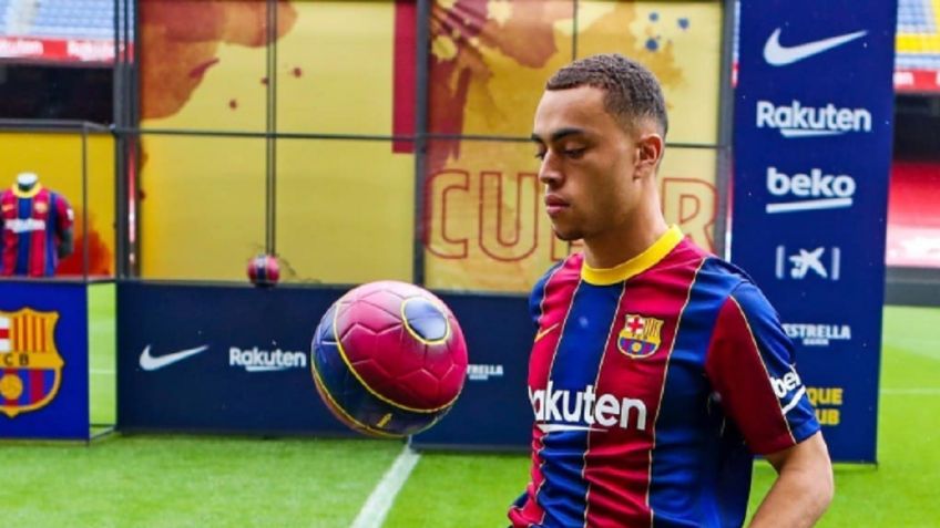 Barcelona: Nuevo fichaje hace el ridículo en su presentación (VIDEO)