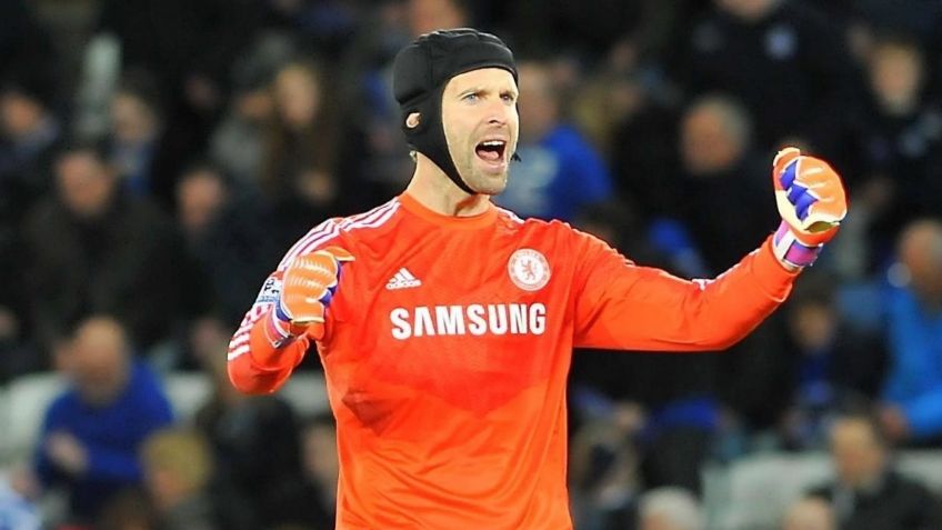 ¡No es broma! Chelsea saca del retiro a Petr Cech para este torneo