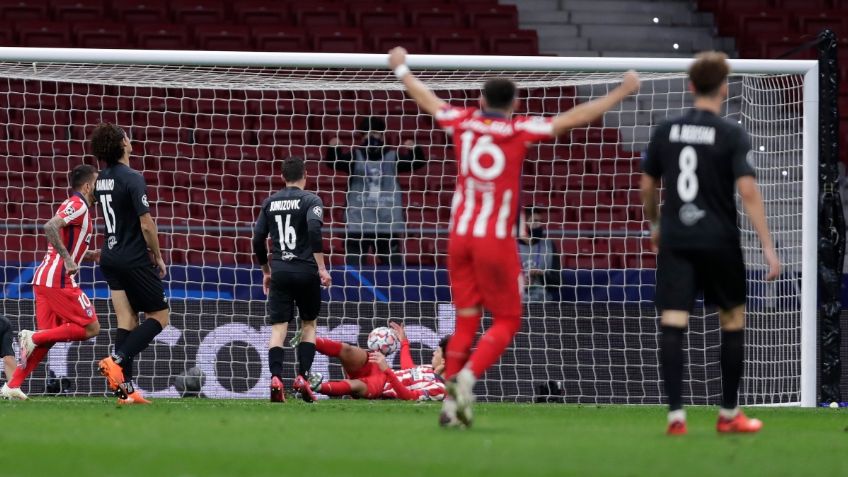 Atlético de Madrid triunfa 3-2 ante Salzburg, con Héctor Herrera como titular