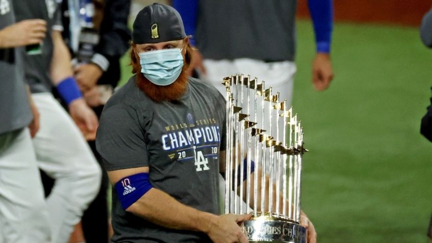 MLB investiga a Justin Turner por celebrar título de Dodgers con Covid-19
