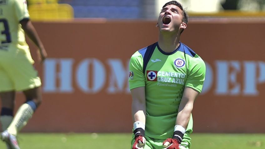 Sebastián Jurado comete grosero error en el Cruz Azul vs Rayados Sub-20 (VIDEO)