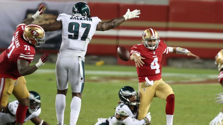 NFL: San Francisco 49'ers extrañan a Garoppolo y regalan triunfo a los Eagles