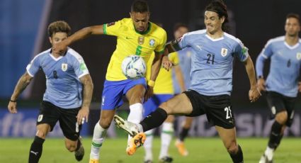 Brasil aprovecha expulsión de Cavani para vencer a Uruguay y ser líder absoluto