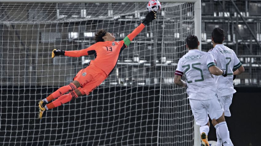 Guillermo Ochoa y la neblina protagonizan los MEMES del México vs Japón