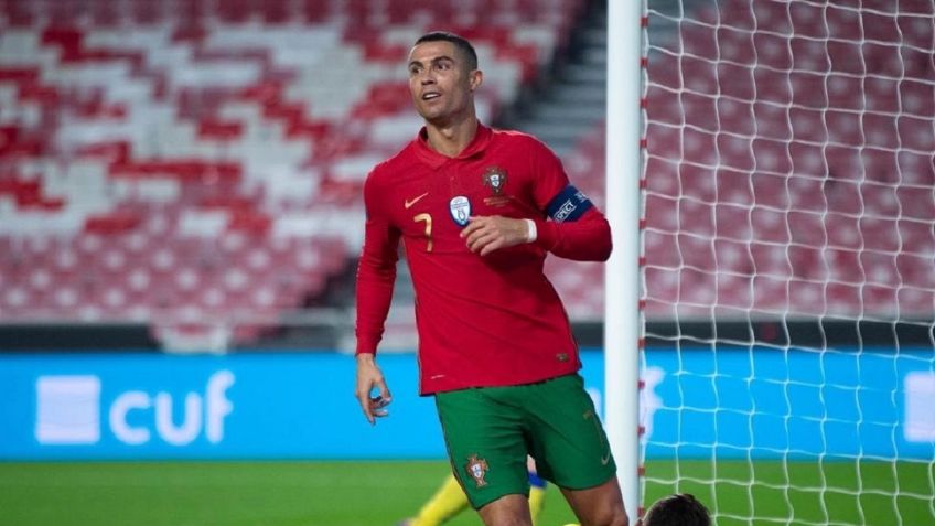 Cristiano Ronaldo sorprende al estrenarse como guitarrista (VIDEO)