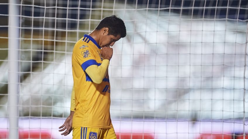 La pesadilla de Hugo Ayala: un autogol y dos rojas en el Tigres vs Toluca (VIDEO)