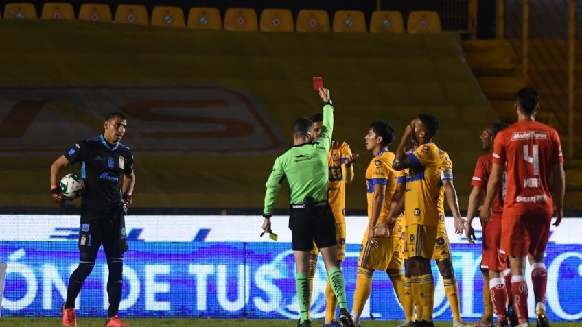 Tigres apela expulsión de Hugo Ayala, previo al duelo de Liguilla contra Cruz Azul