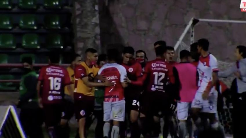 Liga de Expansión MX: Jugadores se van a los golpes en Mineros vs Tepatitlán (VIDEO)
