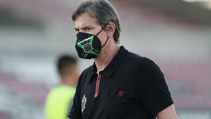 Gabriel Caballero es despedido como director técnico de FC Juárez