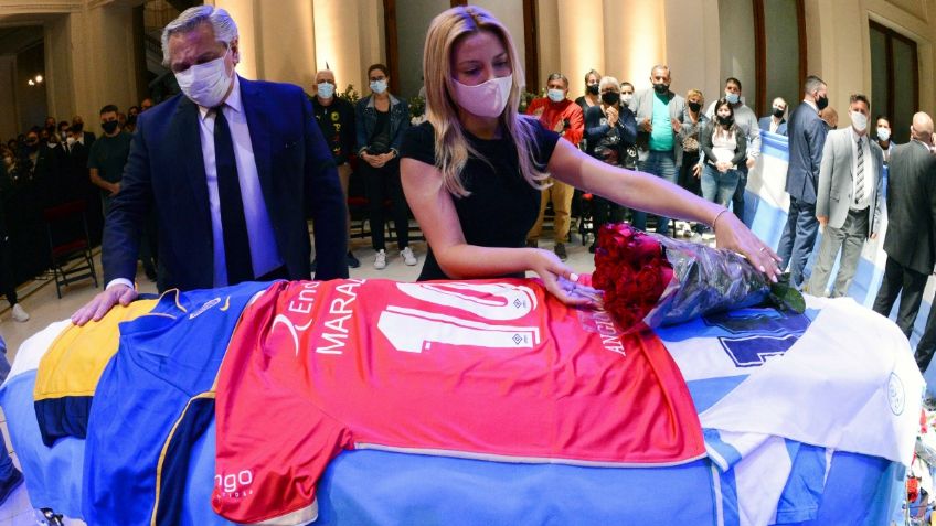 Presidente de Argentina enfrenta grave acusación por funeral de Maradona