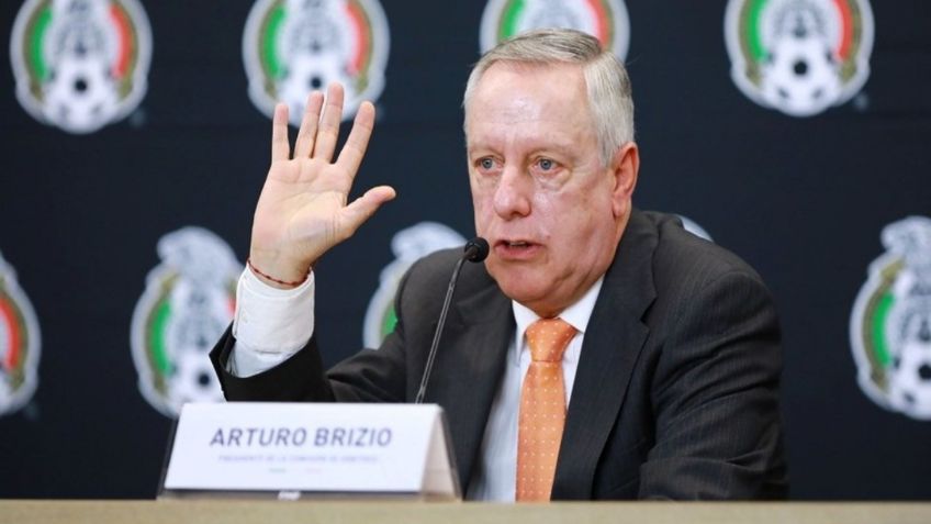 Arturo Brizio aumenta polémica del supuesto penal en América vs Chivas