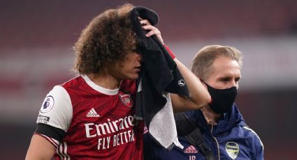 David Luiz pide oraciones por la salud de Raúl Jiménez, tras choque de cabezas