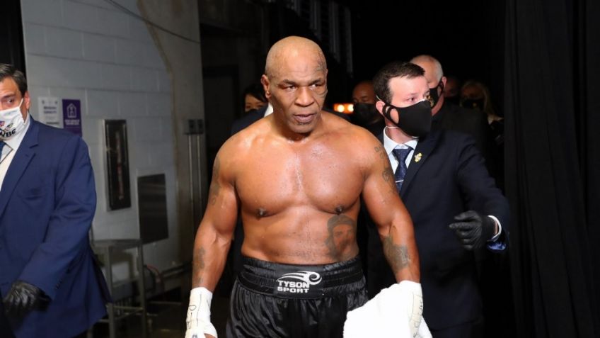 Mike Tyson confiesa que fumó marihuana antes de pelear con Roy Jones Jr.