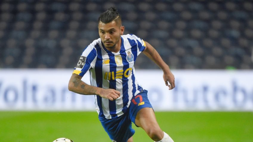 ¿Cómo está Tecatito Corona luego del choque de cabezas que sufrió en Porto?