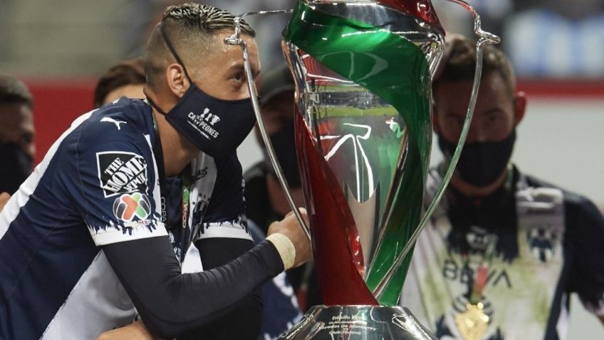 Rayados de Monterrey presumen sus títulos y los Tigres reaccionan