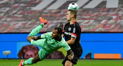 Valentino Lazaro emula a René Higuita con golazo de escorpión en Bundesliga (VIDEO)