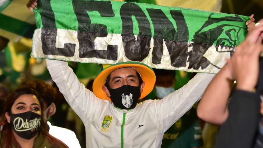 Afición de León le da en el orgullo a Pumas con mensaje en el estadio (FOTO)