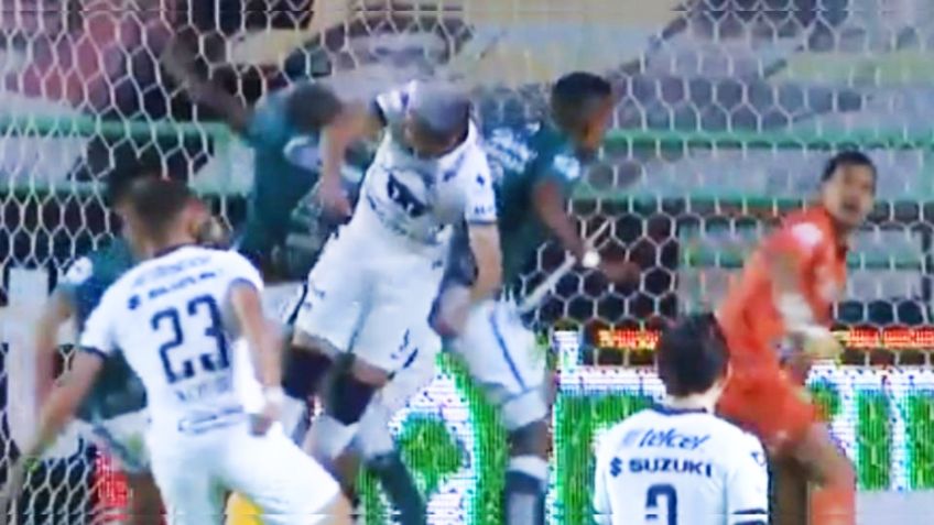 Dramático momento en la final; Johan Vázquez cae noqueado tras cabezazo (VIDEO)