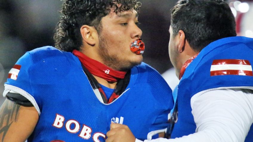 Jugador de Texas es arrestado tras golpear a un árbitro en pleno partido