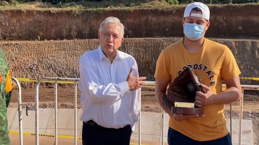 AMLO asegura que Víctor González, jugador de los Dodgers es un ejemplo para México