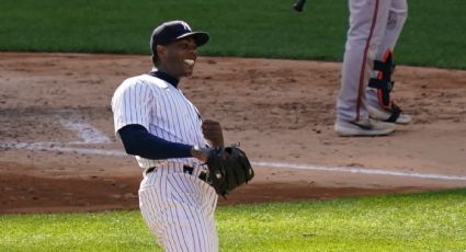 MLB: Aroldis Chapman causa susto por salir de noveno inning por increíble problema