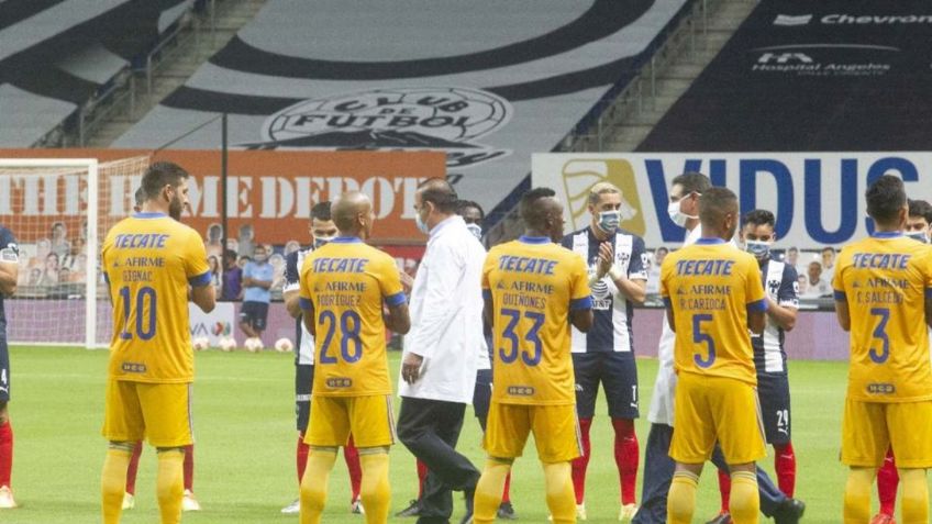 Rayados y Tigres rinden homenaje a personal médico por lucha ante el covid-19