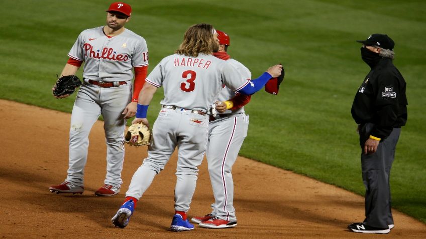 MLB: Bryce Harper estalla contra el umpire y recibe expulsión (VIDEO)