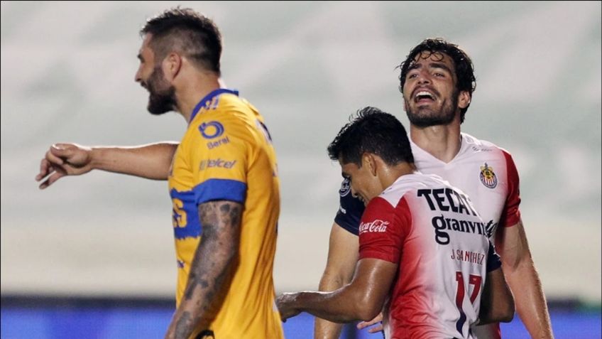 'El Pollo' Briseño insulta a Gignac en el Tigres vs Chivas (VIDEO)