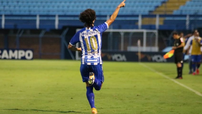 A medio partido le avisan que dio positivo por coronavirus