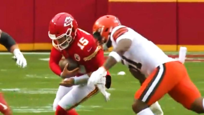 Patrick Mahomes enciende ALARMAS de lesión en los Kansas City Chiefs (VIDEO)