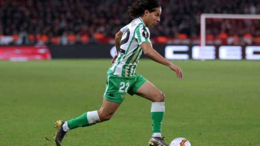 Diego Lainez es buscado por un grande de LaLiga de España