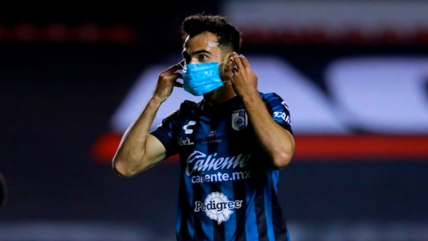 José Gurrola celebra gol con cubrebocas en el Querétaro vs Pumas (VIDEO)