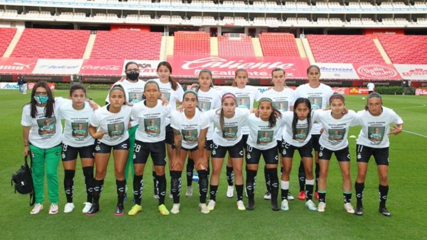 El emotivo homenaje de Santos Femenil a técnico fallecido por Covid-19 (VIDEO)