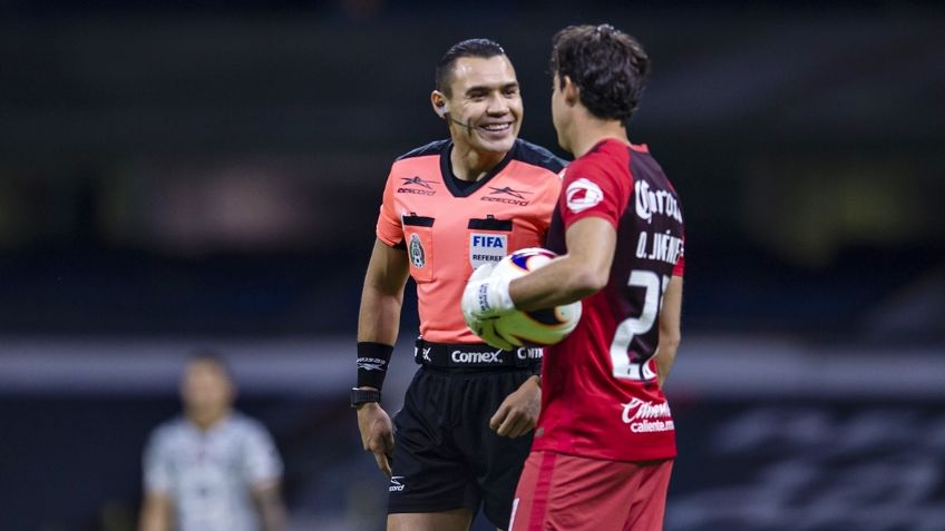Tunden a Marco Antonio Ortíz en redes por polémico arbitraje en América vs Juárez