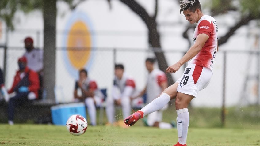 Cruz Azul se interesa por un 'rebelde' de Chivas pese a indisciplinas y pocos minutos