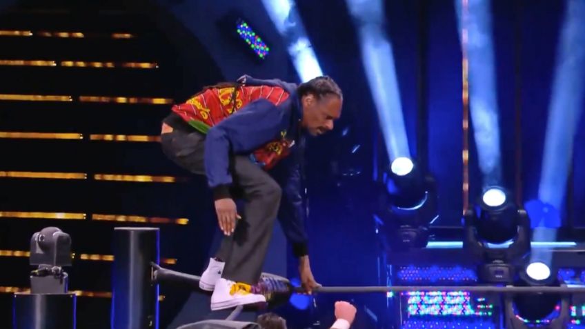 Snoop Dogg realiza impresionante "plancha" en AEW Dynamite (VIDEO)