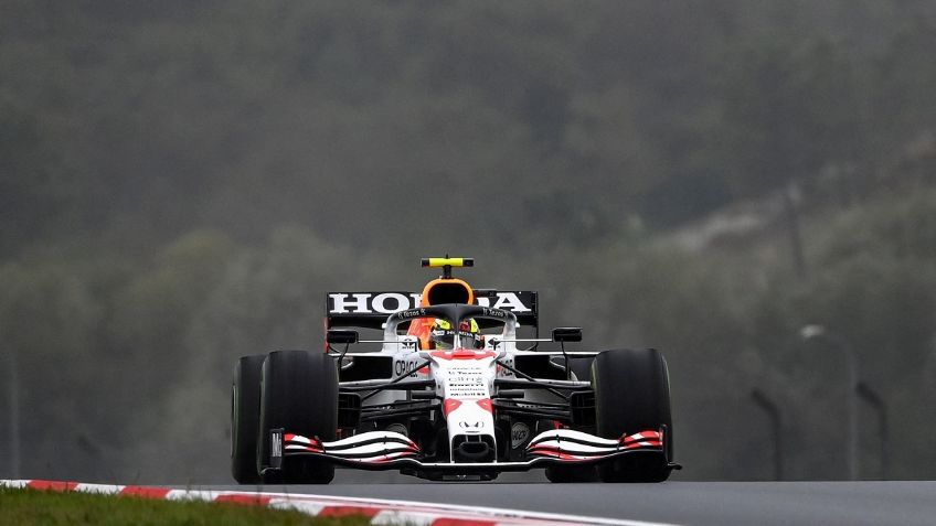 Checo Pérez repite hazaña y sube al podio en GP de Turquía; Bottas gana la carrera