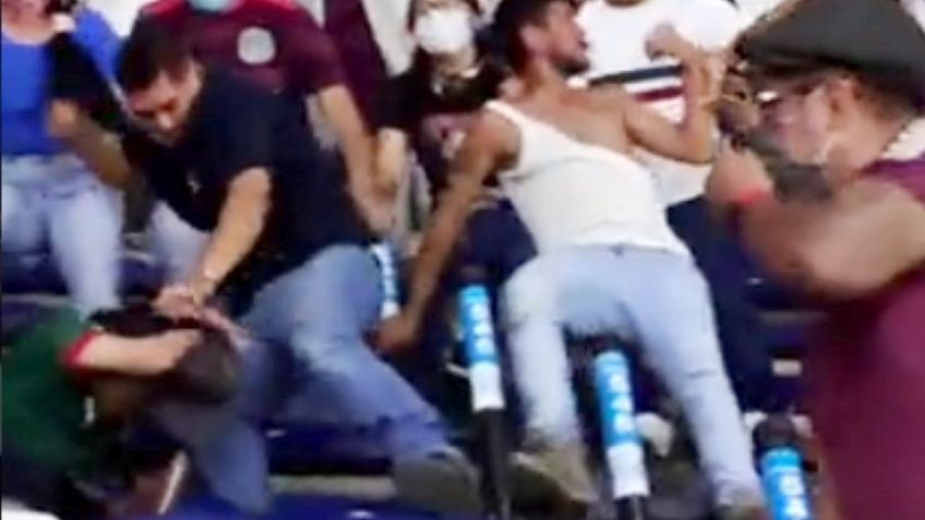 Pelea campal en el Estadio Azteca al término del México vs Honduras (VIDEO)