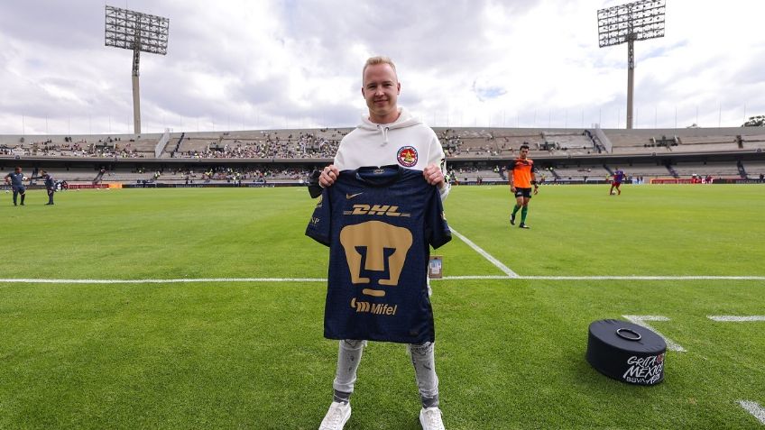 F1: Nikita Mazepin se toma FOTOS con playeras de Pumas y Juárez en el Olímpico de CU