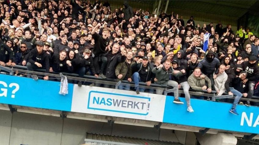¡Qué susto! Se desploma grada en Holanda, pero fans corren con suerte (VIDEO)
