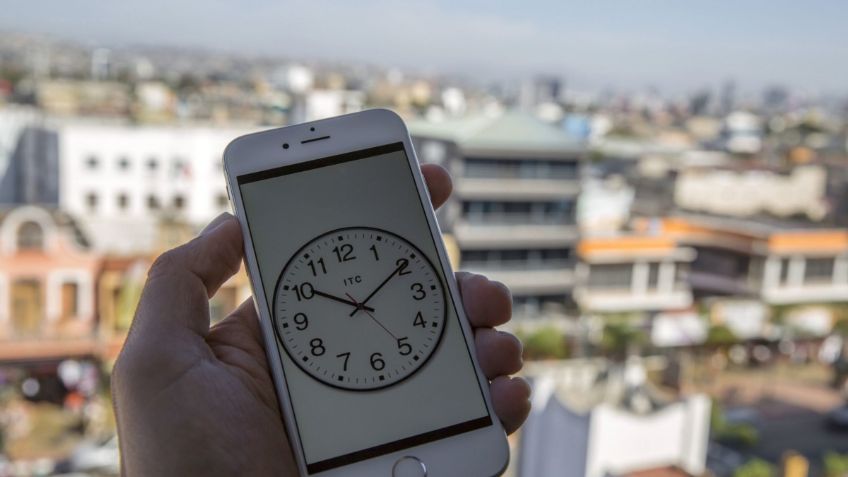 Cambio de horario: ¿Cuándo es? ¿Se atrasa o se adelanta el reloj?