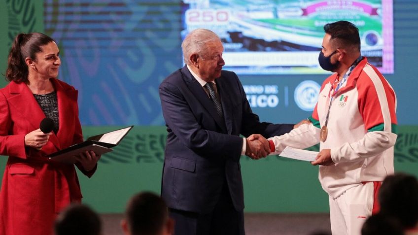 ¿Cuánto dinero entregó AMLO a los atletas de Tokio 2020?