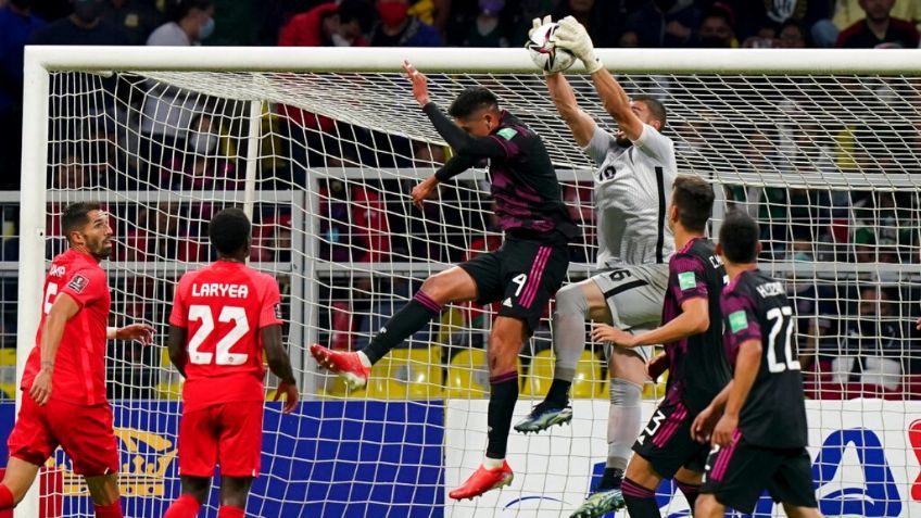 México pierde la sonrisa ante Canadá, en la vuelta del público al Estadio Azteca